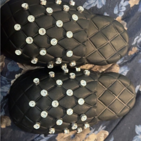 Over sized bling bubble Slippers - Picture 2 of 2